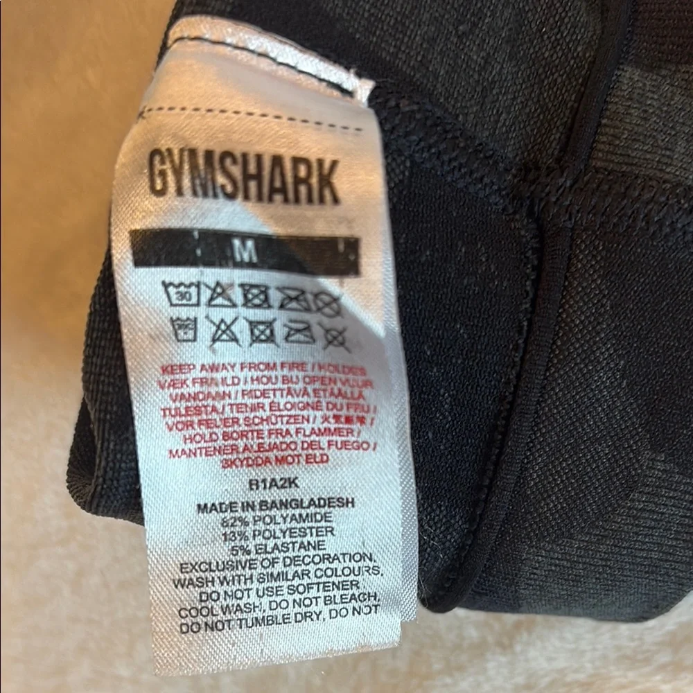 Gymshark Black Leggings Modern Camouflage Design - Picture 2 of 4